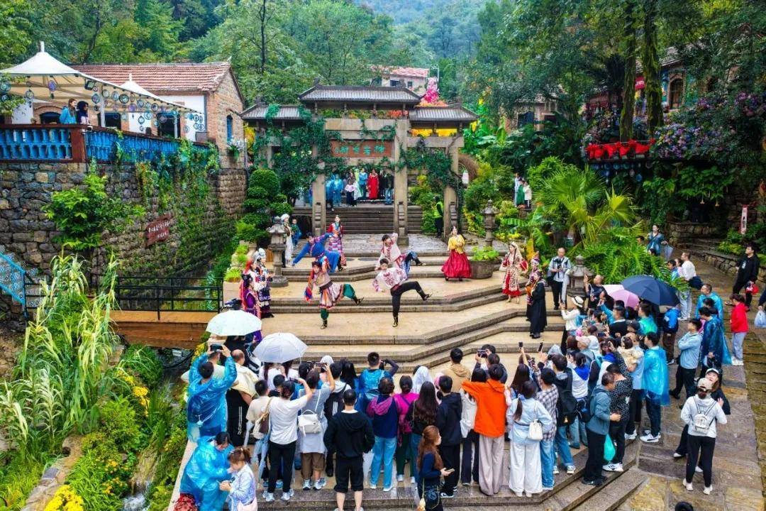 淄博凉了?记者实探:烧烤店“下午5点就排队,凌晨2点才收摊”