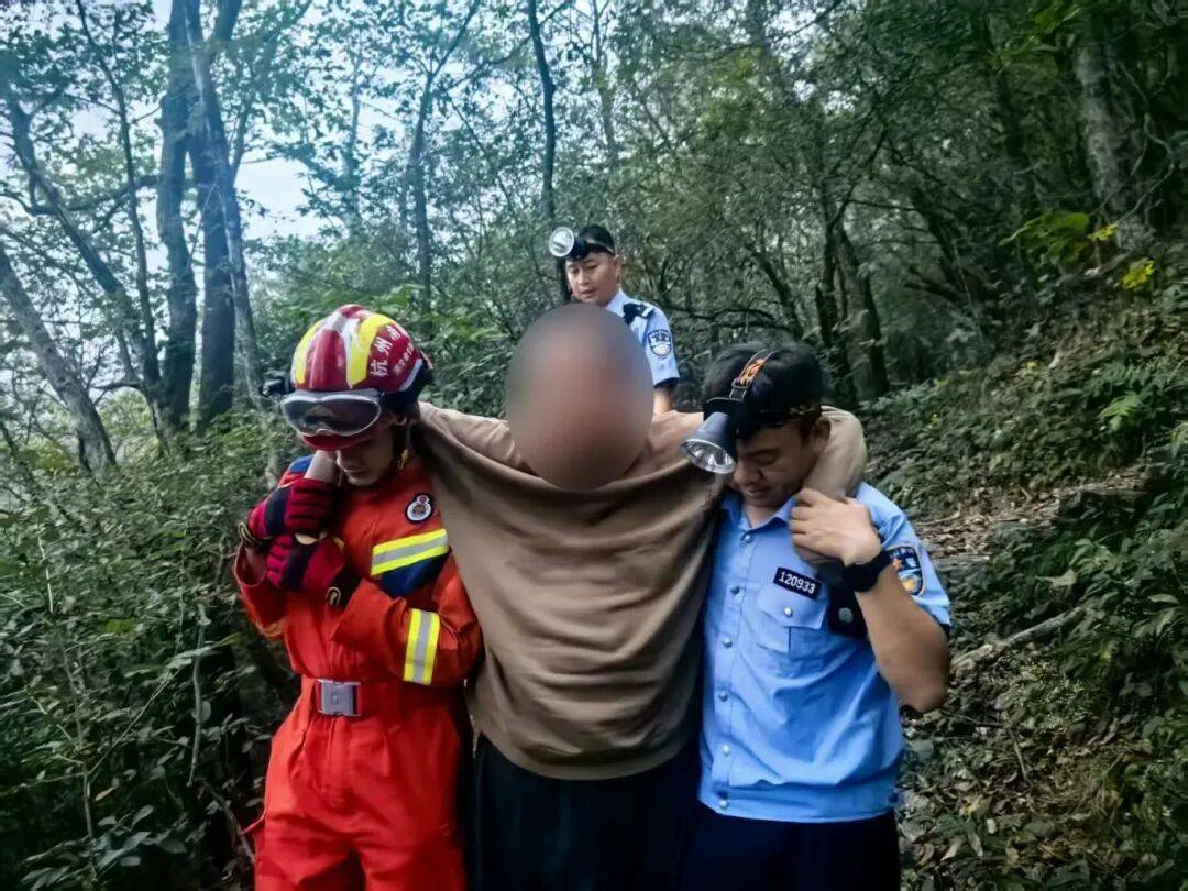 杭州一山脚下，网约车司机报警！从清晨等到深夜，未等到乘客下山……紧急搜救！