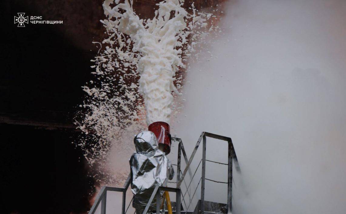 炸了一夜,俄军大轰炸,基辅大停电:俄乌战争3年,普京太仁慈了