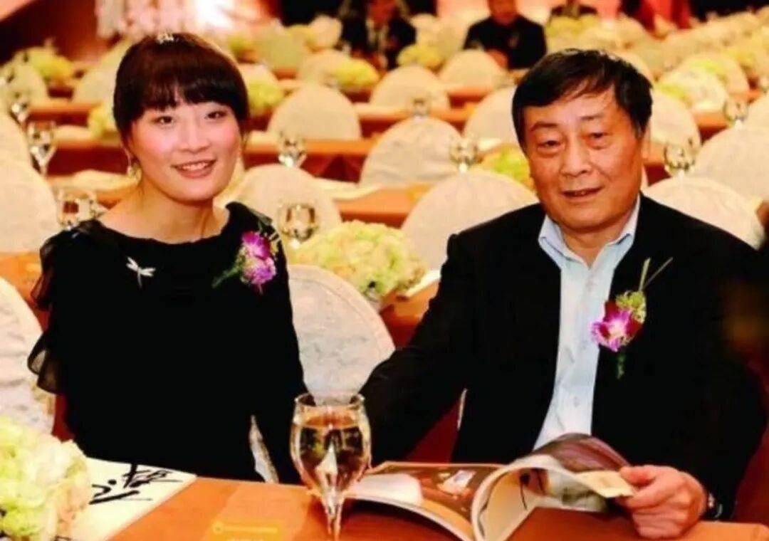 娃哈哈“内战”打到了最残酷的时候,宗馥莉这次腹背受敌