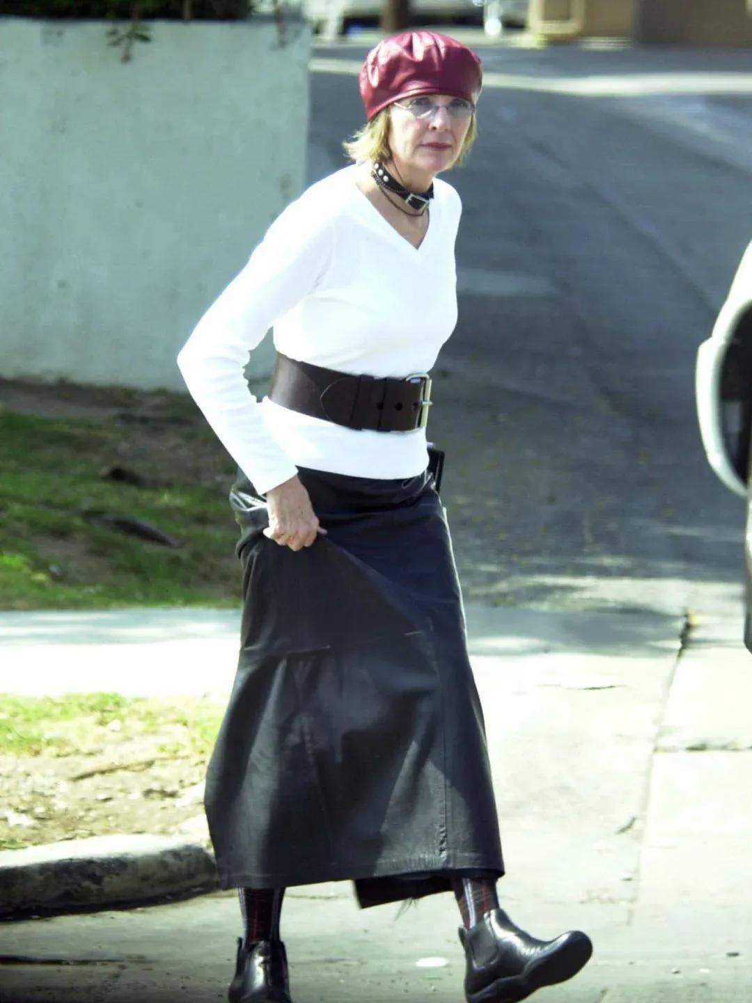 79岁奥斯卡影后离世,她是男神收割机,松弛中性风穿搭鼻祖