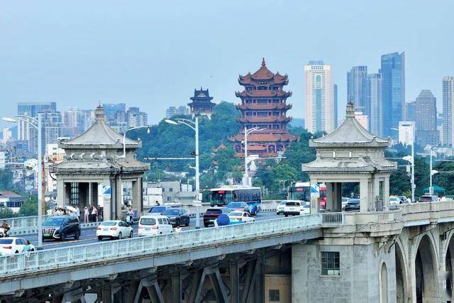 今天是她68岁生日，武汉人：不准退休！