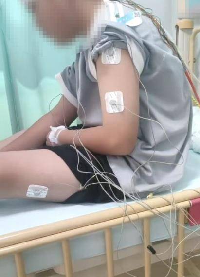 昭通一小学多名学生突然患病,近两月仍未查出原因,家长:医院曾发病危通知书