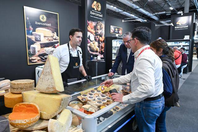 西班牙：马德里美食节举行